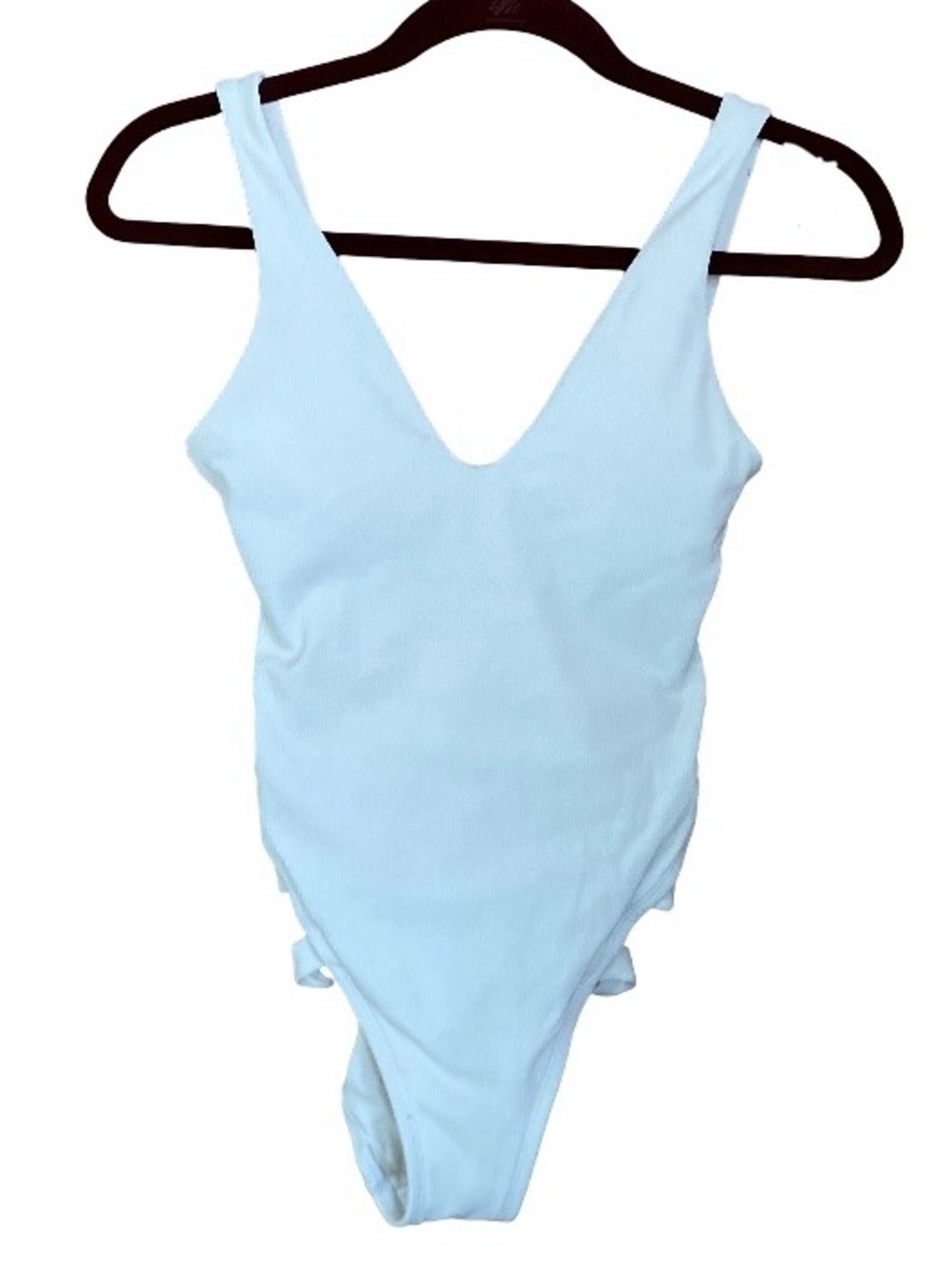 Becca Rebecca Virtue white ribbed Sophie v-neck one piece swimsuit size medium
